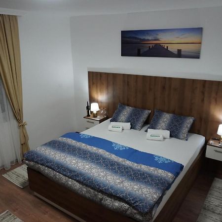 Apartments Manitovac M Niksic ภายนอก รูปภาพ