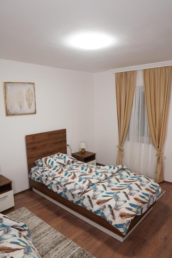 Apartments Manitovac M Niksic ภายนอก รูปภาพ