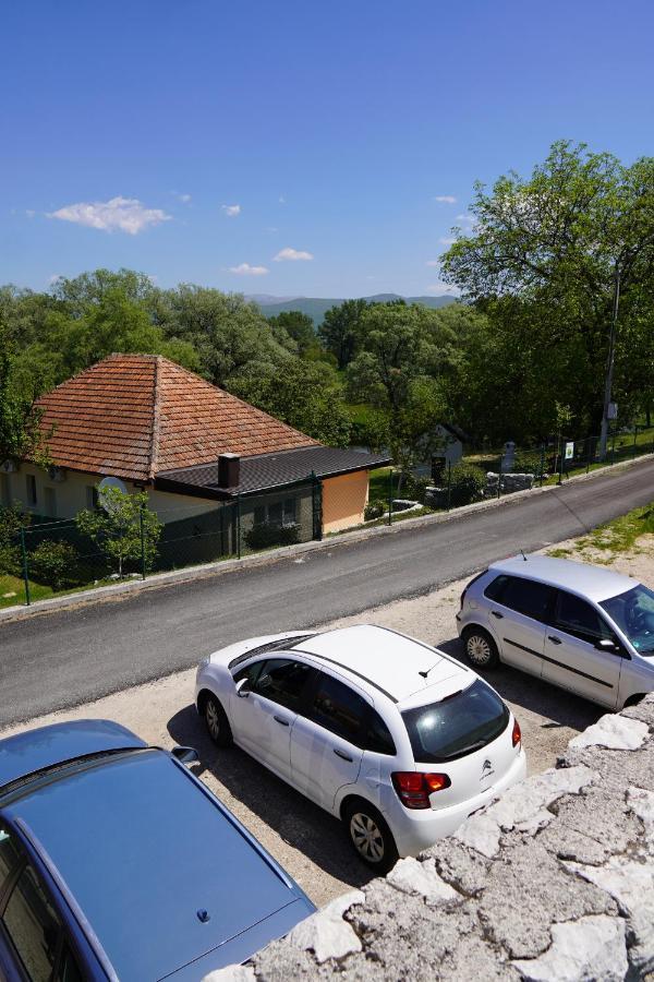 Apartments Manitovac M Niksic ภายนอก รูปภาพ
